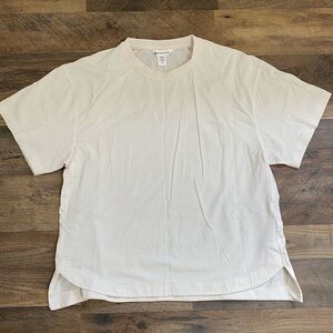 ATHETA WOMEN’S WHITE SHORT SLEEVE CREW NECK